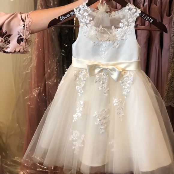 Flower girl dress - Picture 2 of 6